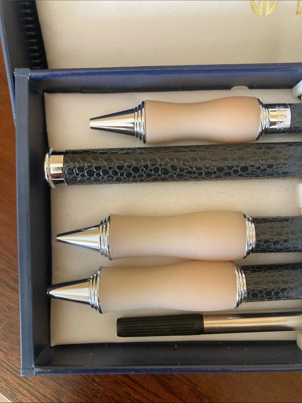 bill blass Gold Logo Pen Set with Black Trim